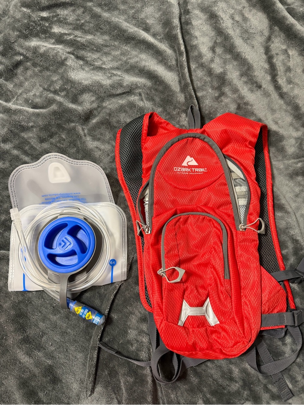 Ozark Trail Red Hydration Pack with Outdoor Products 2L Reservoir